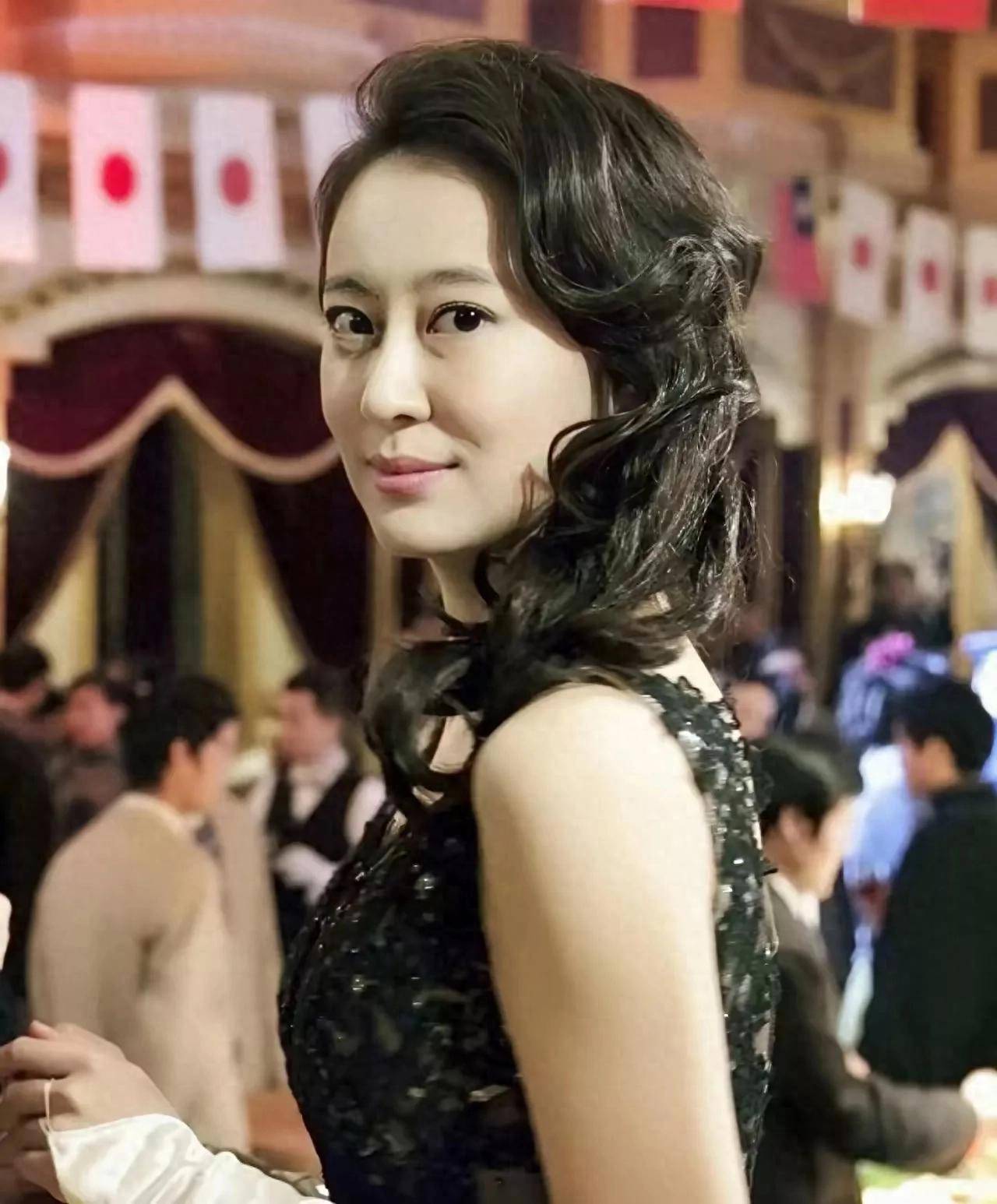 王乐君一个好牌打的稀巴烂的女人
