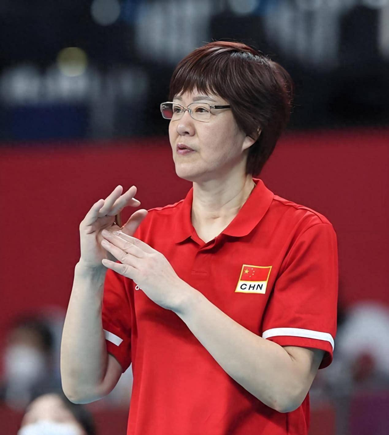 原创从女排传奇到医美失败郎平面露凶相现状让人担忧