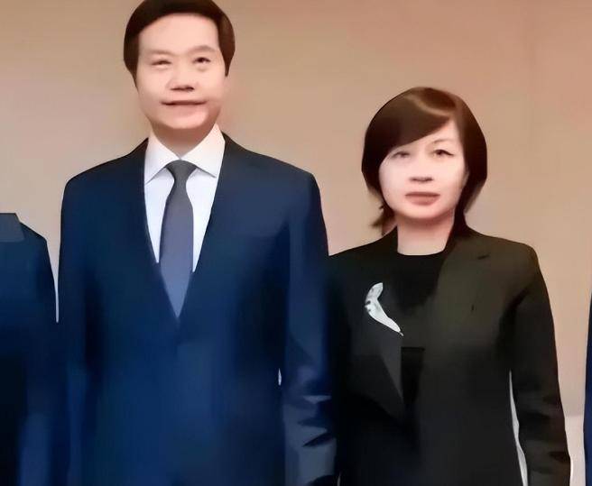 原来她就是雷军的妻子,怪不得做什么都能来财,娶一个贤妻旺三代_张彤