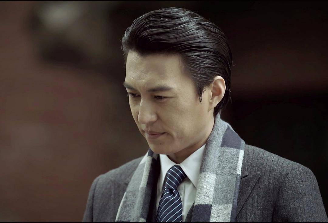 事实证明,销声匿迹的靳东,早已走上了另一条康庄大道