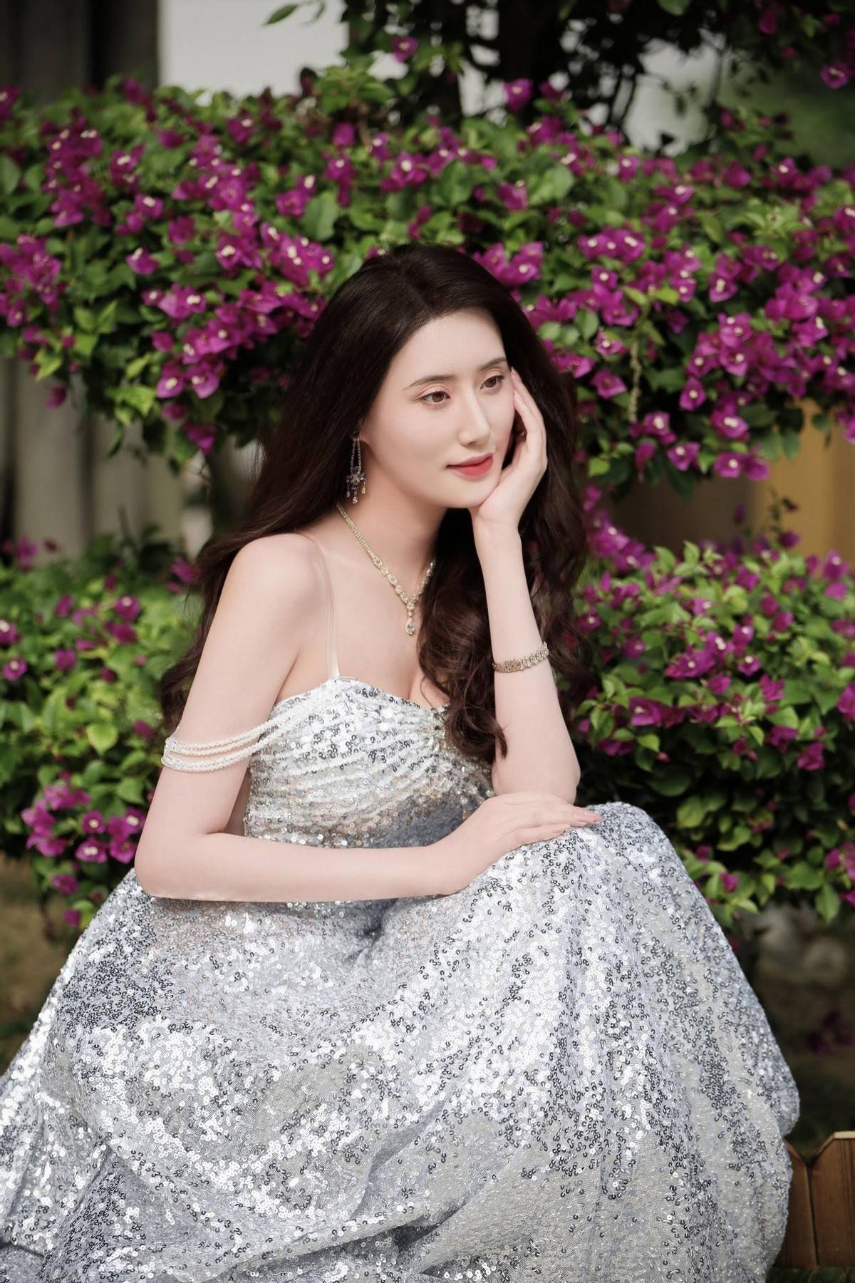 吴晴制片演戏不愧是美少女战士荣获奥卡斯艺术节最佳制片人