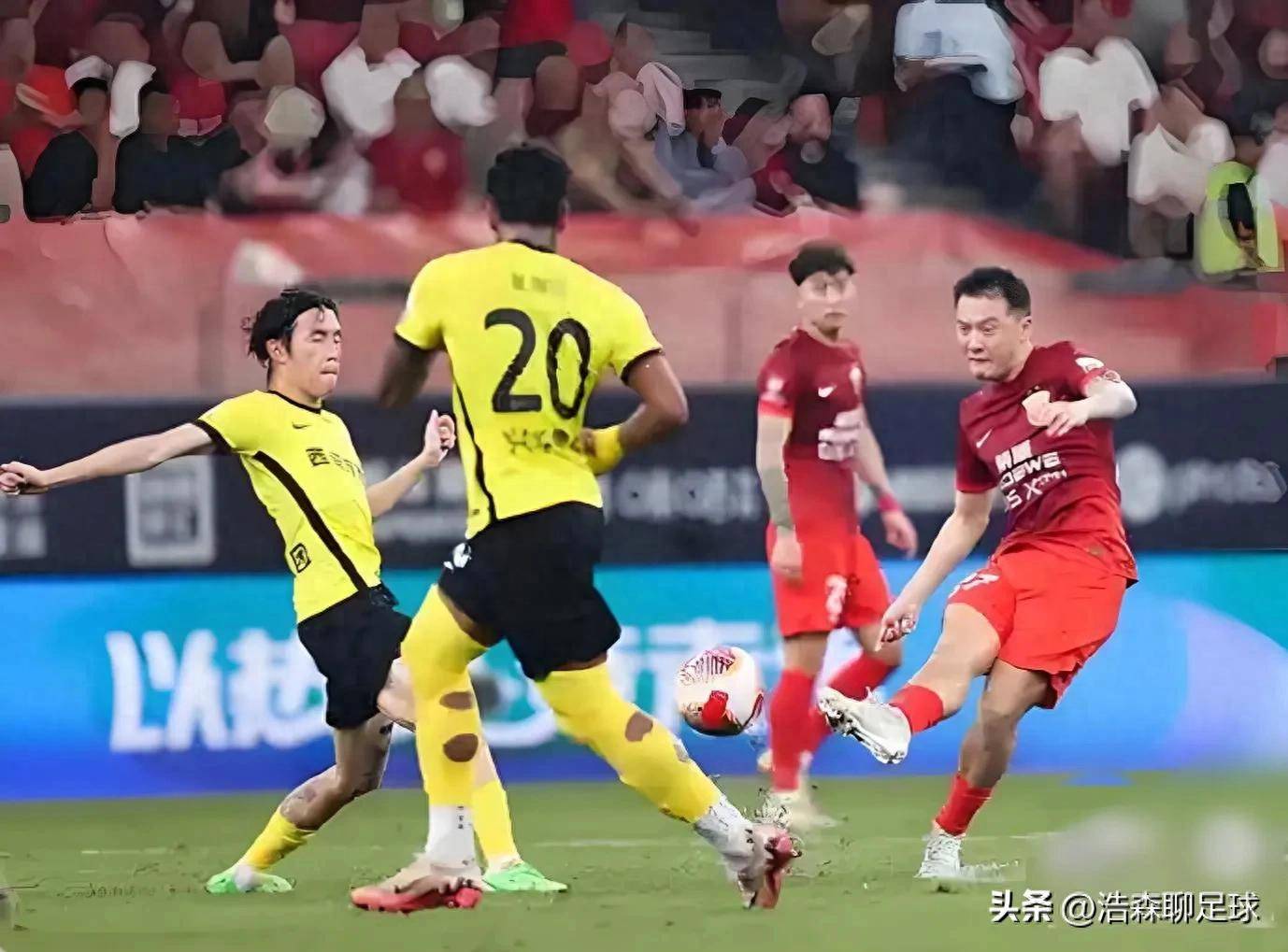 中超第3轮：青岛西海岸与上海海港激情对决