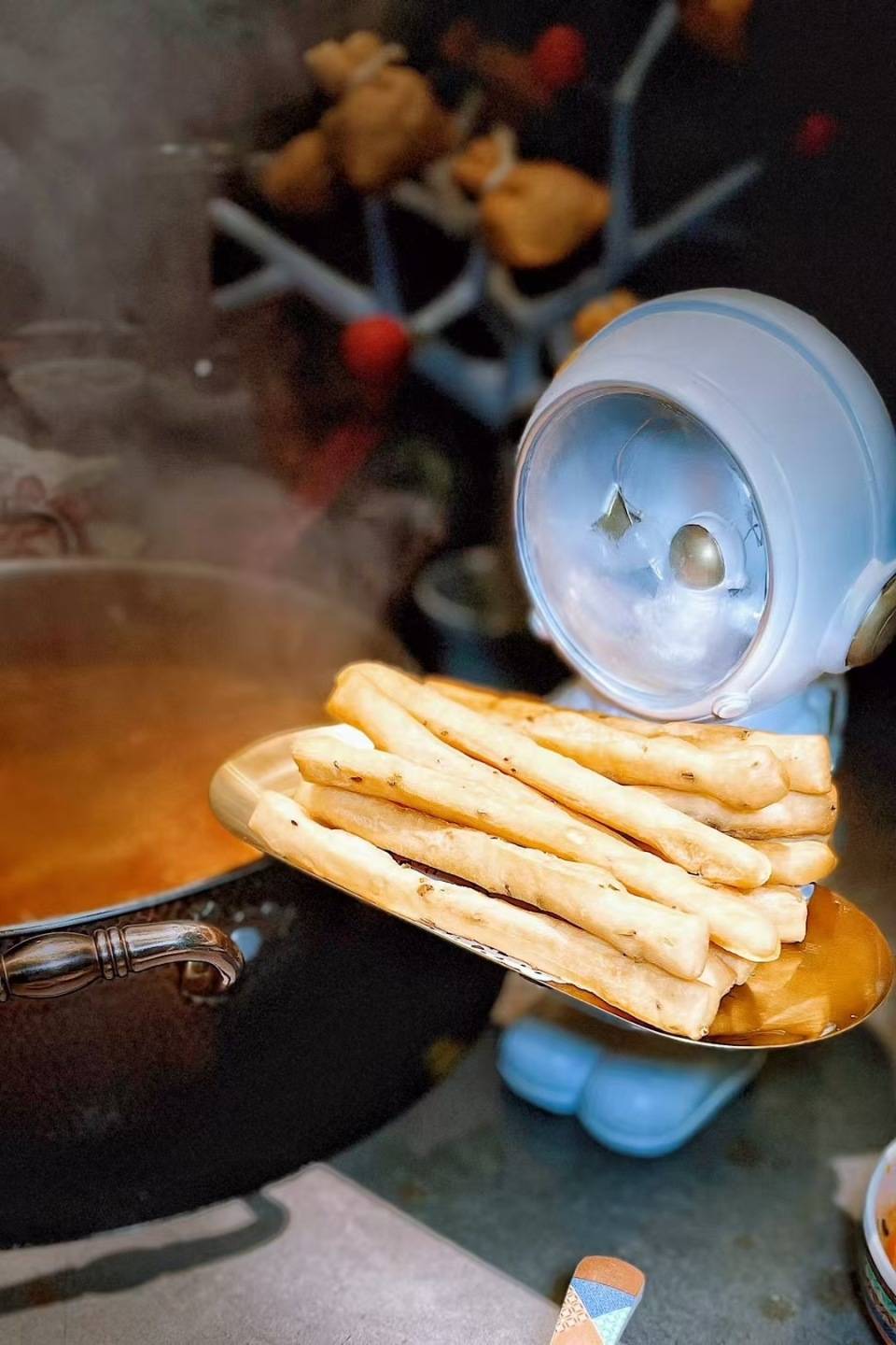 与恐龙同时代的鸭嘴鱼，配上贵州酸汤火锅，简直绝了！（鸭嘴鱼的多种做法大全窍门）