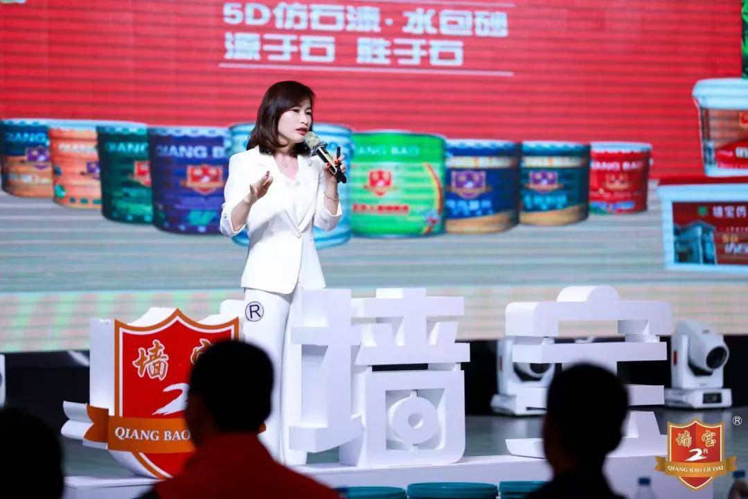 涂人物丨墙宝李妮：以仿石漆为笔，绘就桂林产业新画卷 