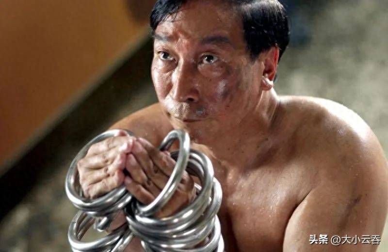 背景超猛料,受周星驰尊重愿自毁形象