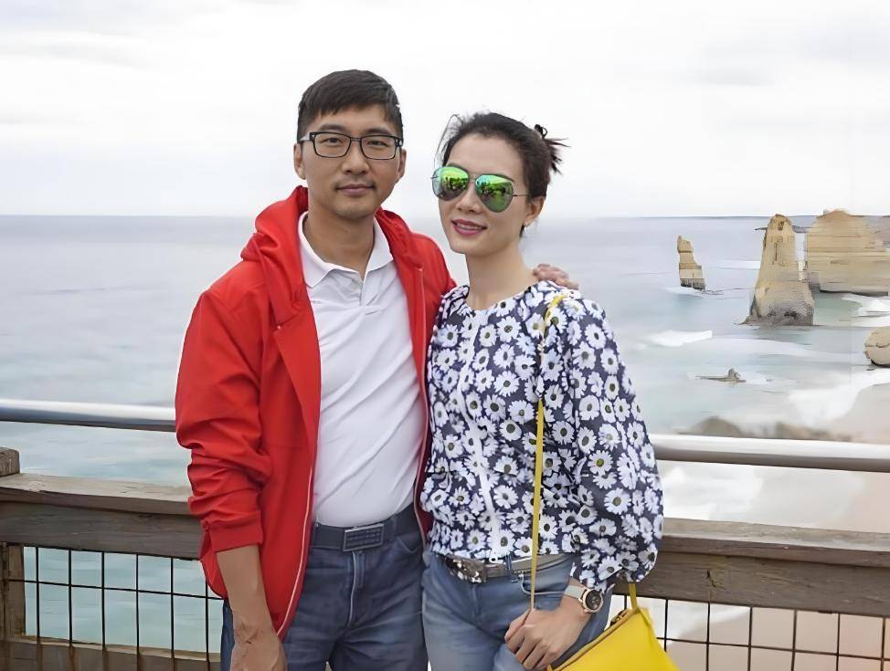 后妈难当!陈数为继子15年不生娃,老公深陷绯闻不离婚,她幸福吗