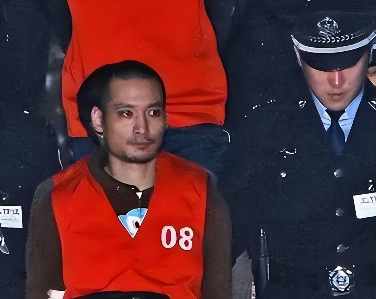 在重庆打黑风暴中,谢才萍的身影原本并不引人注目