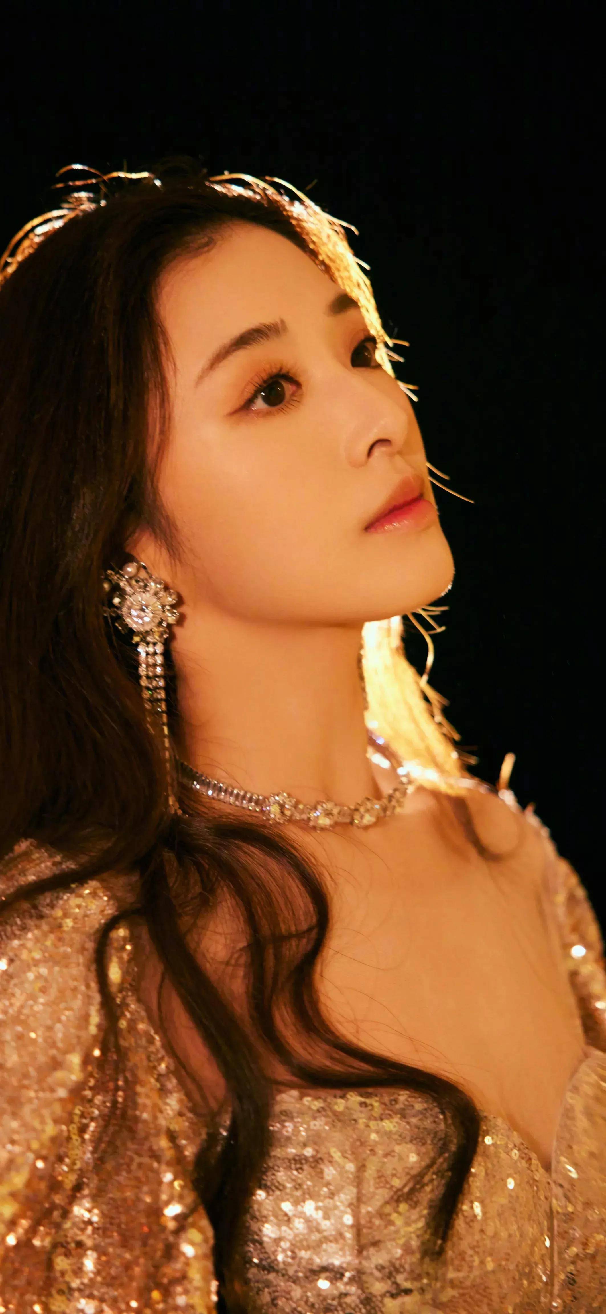 张含韵:五官精致,笑容迷人,以甜美之力,温暖每一颗心