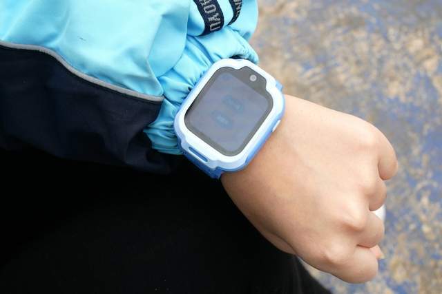 REDMI儿童手表评测：可戴可挂，微信护城河，守护孩子成长每一步