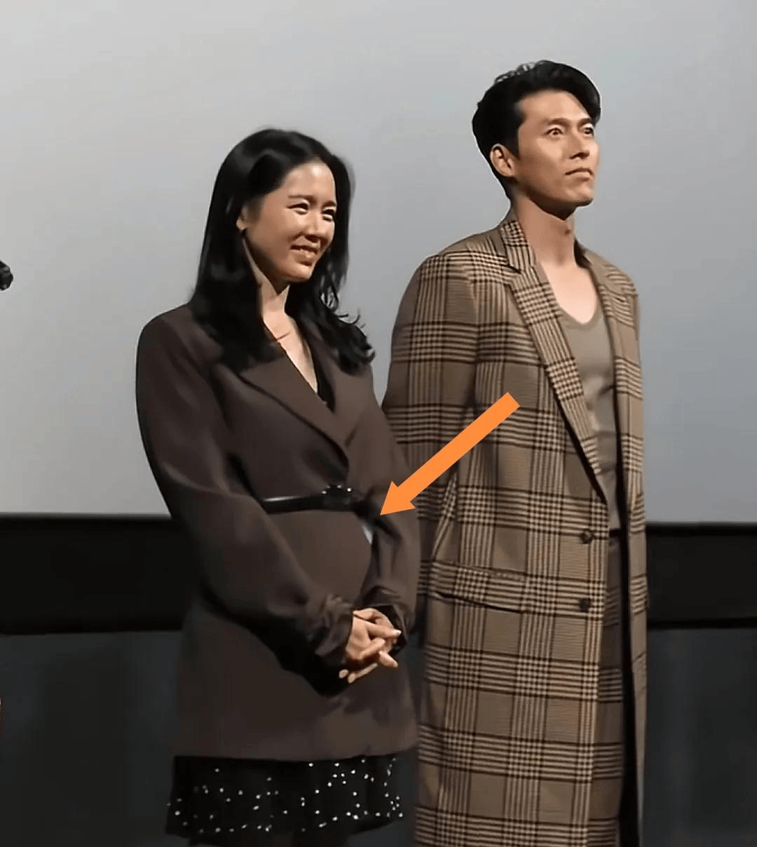 玄彬孙艺珍同框亮相,夫妻俩依旧男帅女美,孙艺珍疑似怀有二胎了