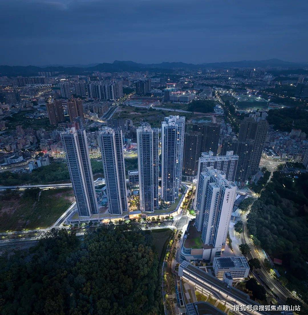 万科启城位于龙华新区观澜长湖公园旁观澜中心西商圈紧临地铁四号线