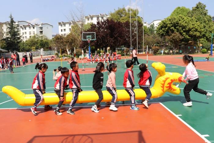 龙泉育才学校：240余名萌娃开启惊喜幼小衔接之旅，打破边界协同共育，龙泉育才幼小衔接活动助力萌娃成长