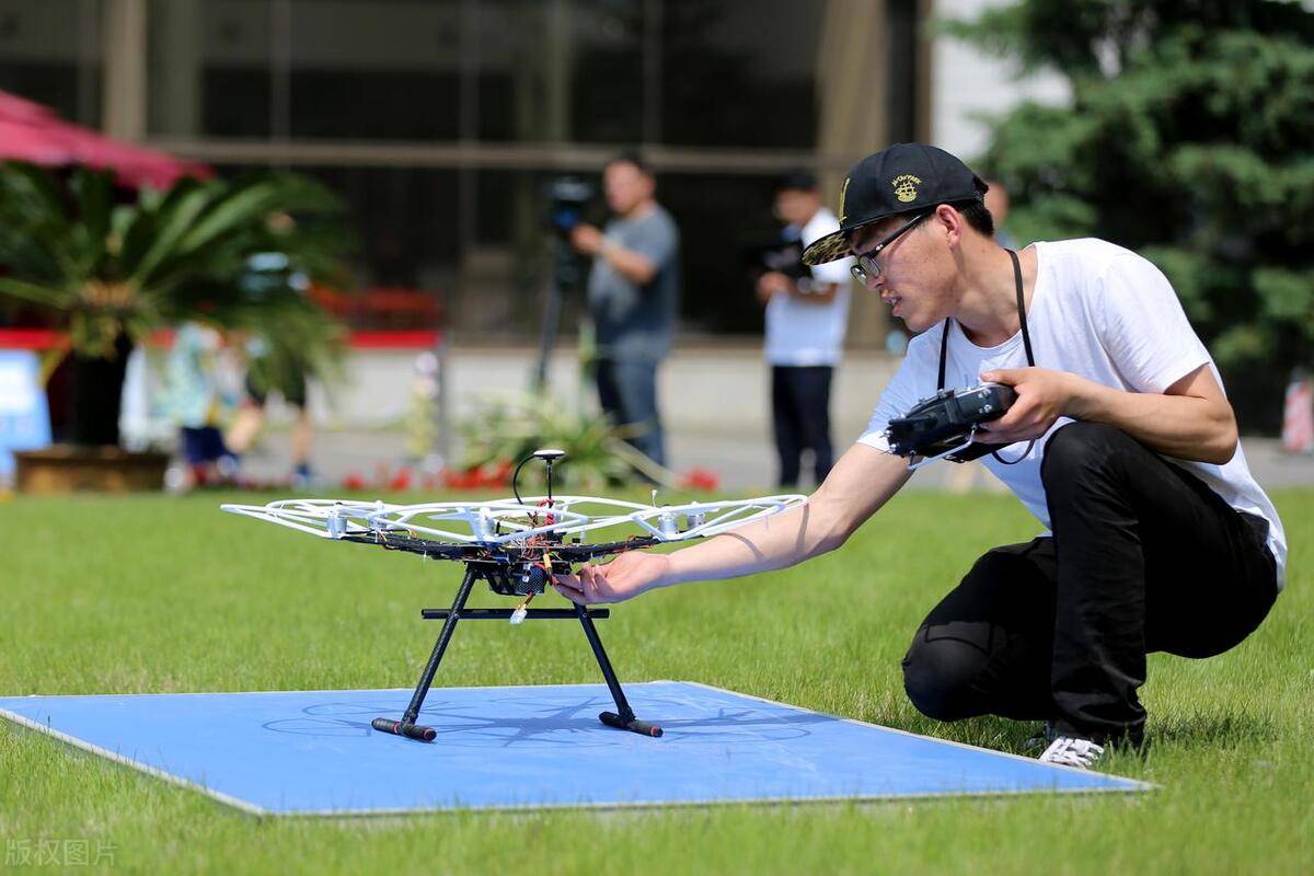 考个“无人机飞手证”要花多少钱?无人机执照考试费用_职业_机构_视距