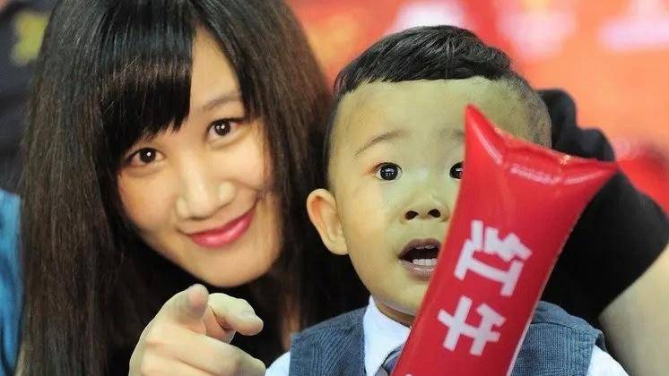 杜锋合同到期！下家3选1，妻子意见成为关键