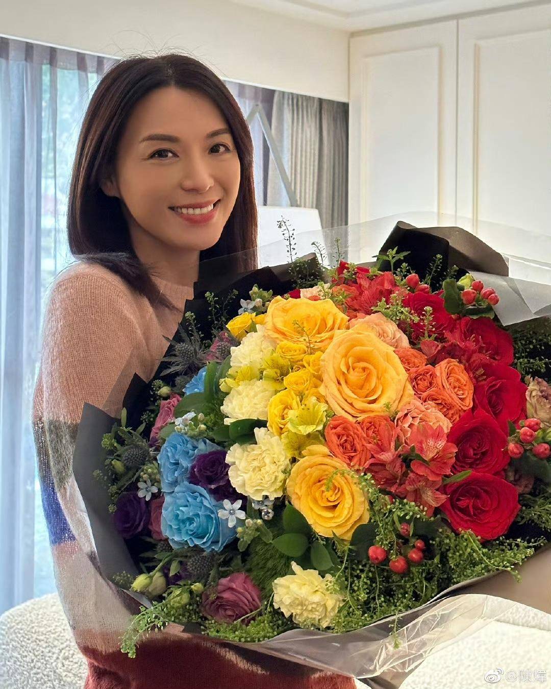 一路走好tvb前高层郑伟强设灵花旦陈炜现身灵堂神情哀伤