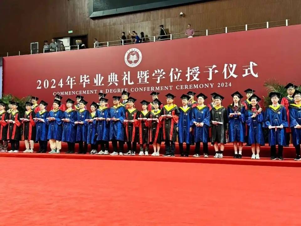 解析本硕博就业败给大专生的背后因素