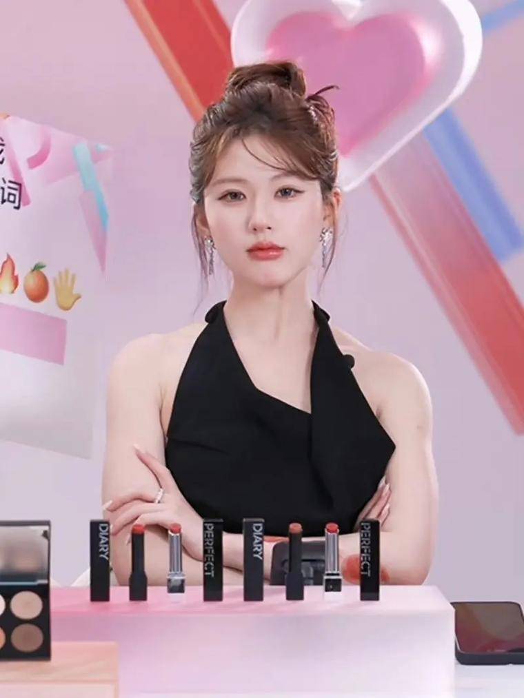 赵露思：打破娱乐圈精致人设的“赛博爷爷同款”女孩，赵露思：用真实踏碎娱乐圈完美假象