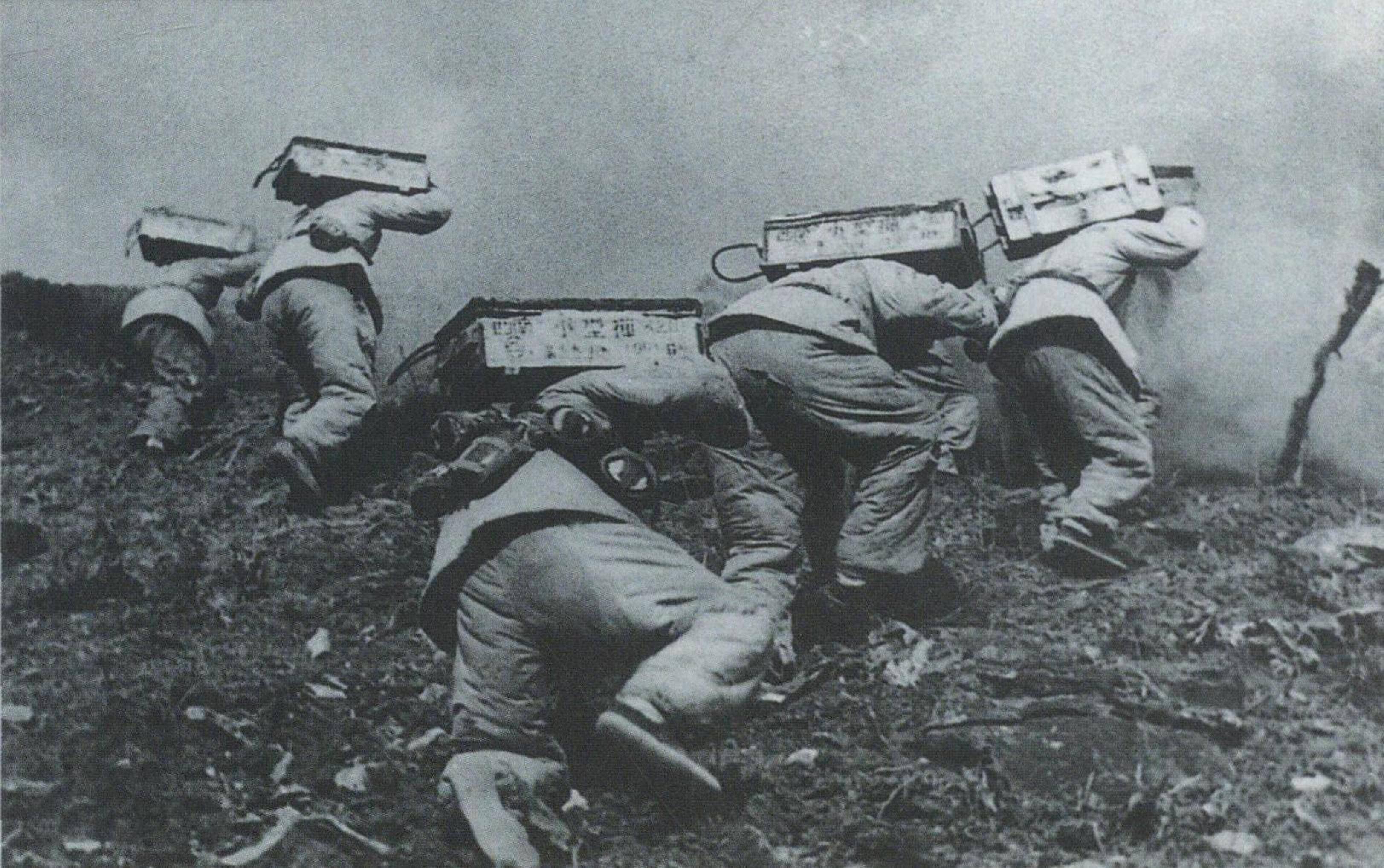 首批志愿军入朝后,美国人没有确切信息,所以我军贵在出其不意,尤其