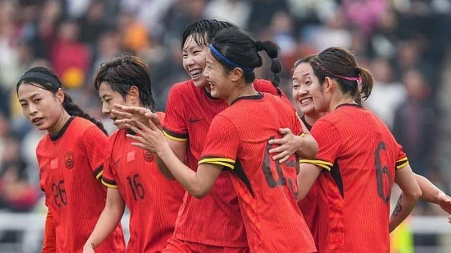 【永川封后】中国女足5-1横扫泰国登顶 张馨30米天外飞仙惊艳全场