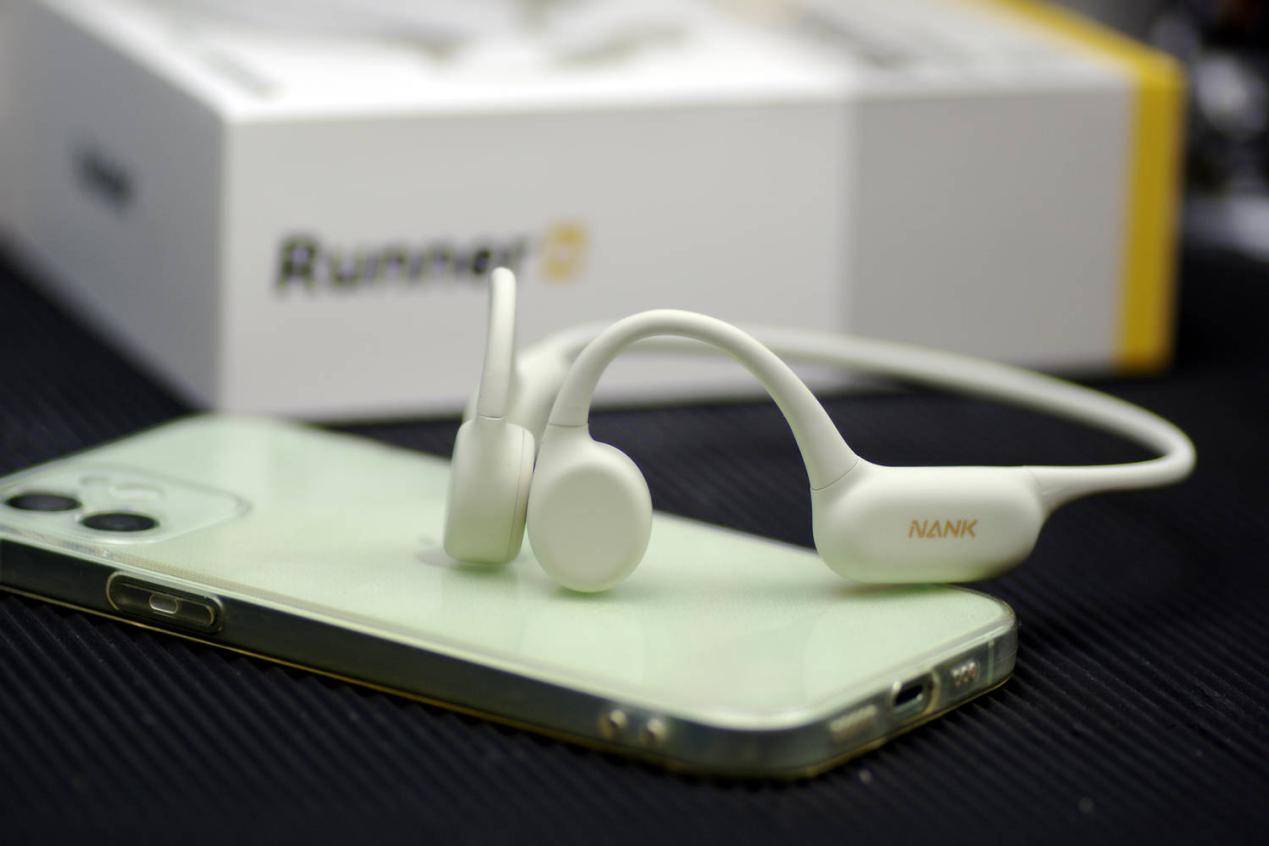 有没有游泳的时候听歌的耳机?游泳训练用水下耳机真实推荐