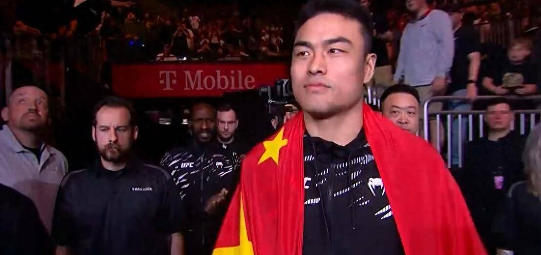 中国格斗新星张名扬UFC三连胜，创亚洲大级别历史