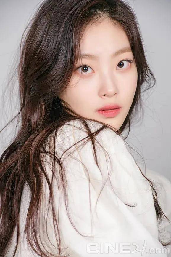 《比天堂还美丽》崔熙真7件事:猫系颜神选角,倒追李宰旭爆红
