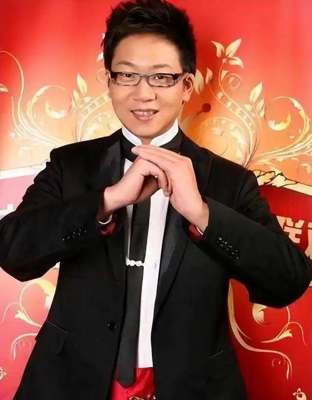 曾是央视著名主持,二婚娶何婕,如今54岁的林海沦落成网红吃播