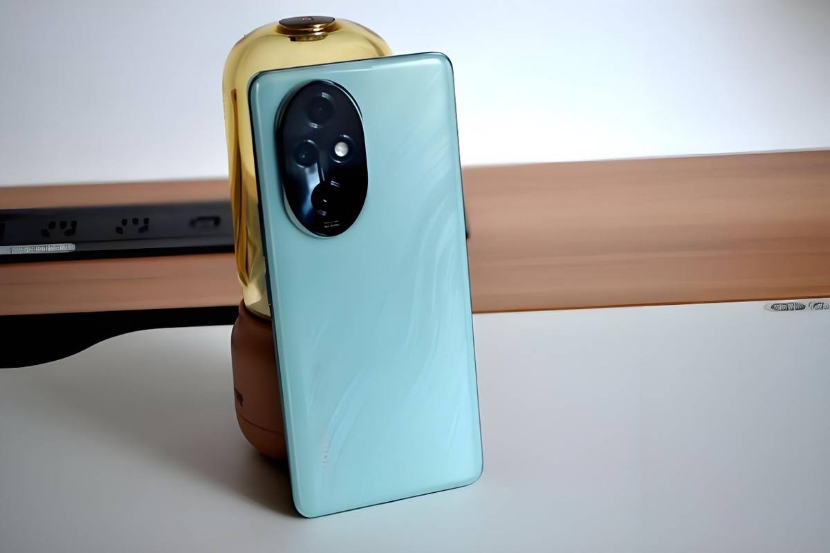 从2699元跌至1479元，三主摄+3840Hz+5200mAh，荣耀更良心了 