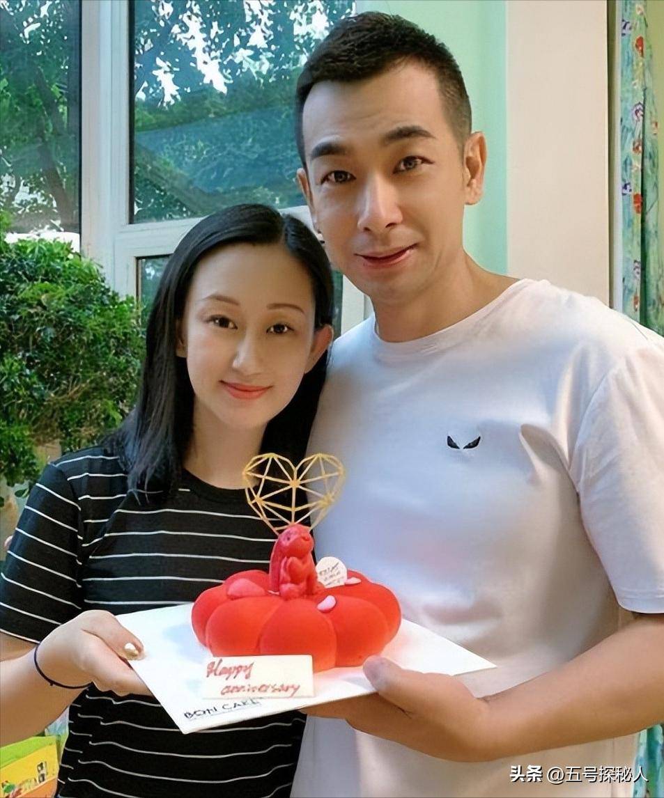 53岁赵文卓幸福生活,妻子依旧美丽,子女成就斐然,儿子像极了他