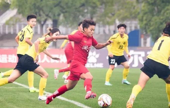 王霜神勇助湖北女足2-0大胜河南，全运会资格赛开门红