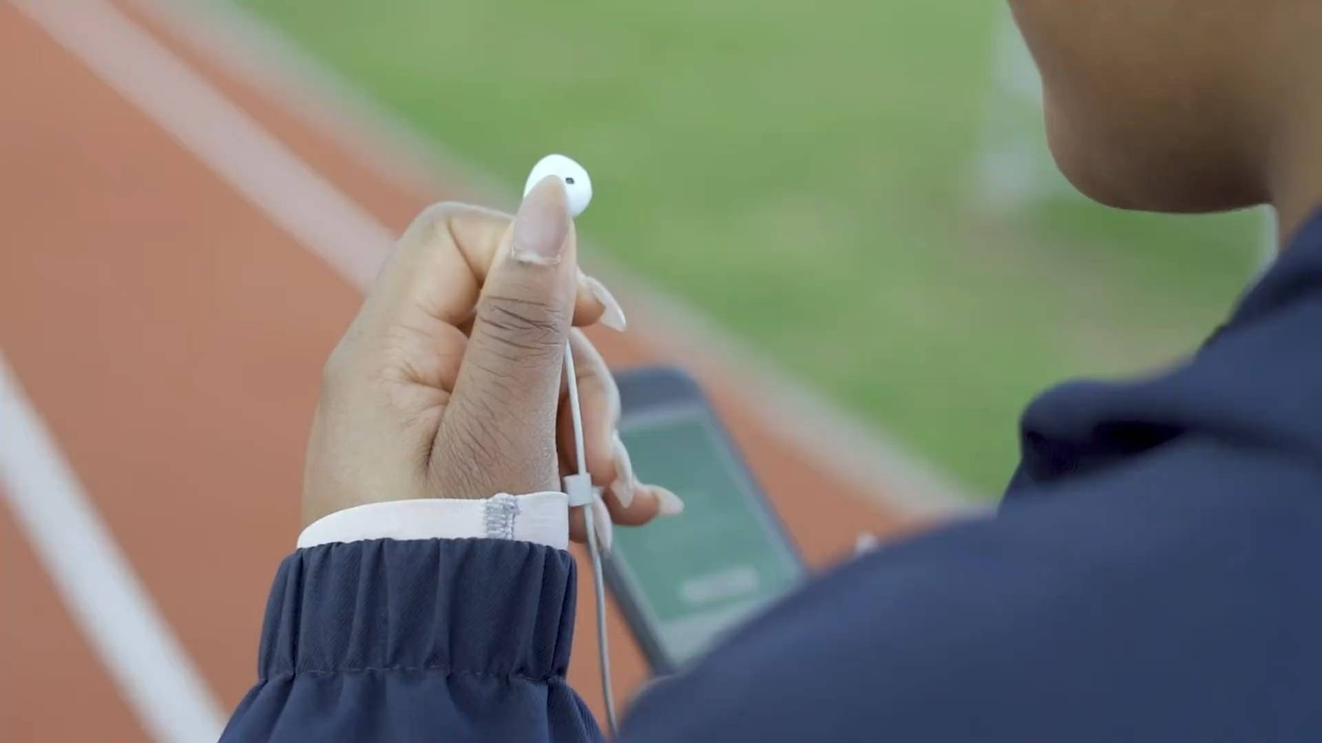 游泳耳机对人体有危害吗?三个内幕曝光,别等选错才后悔!