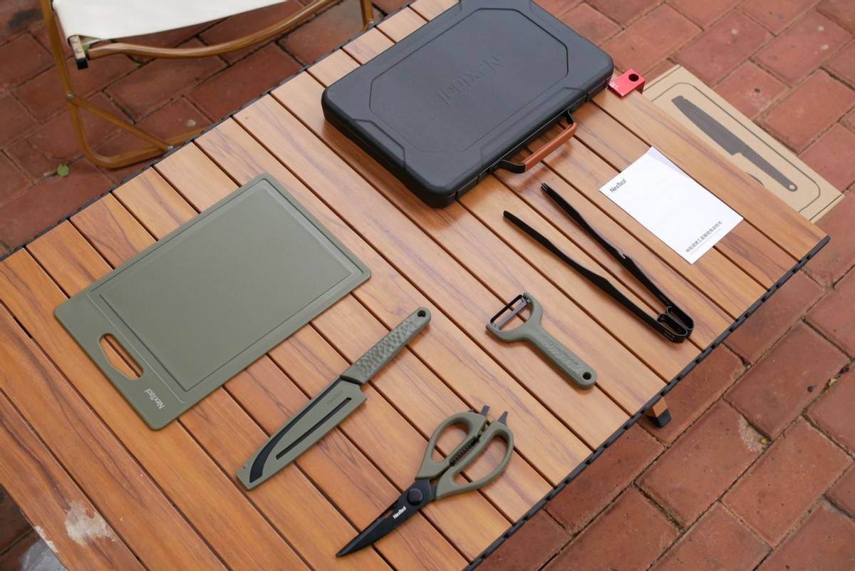 纳拓烧烤工具套装:烧烤界的“瑞士军刀”,一套搞定室内外烹饪!