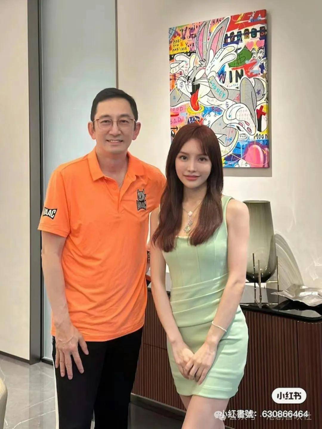 昔日tvb亚视师奶杀手同框被赞依旧帅气不显老两人情史精彩过戏