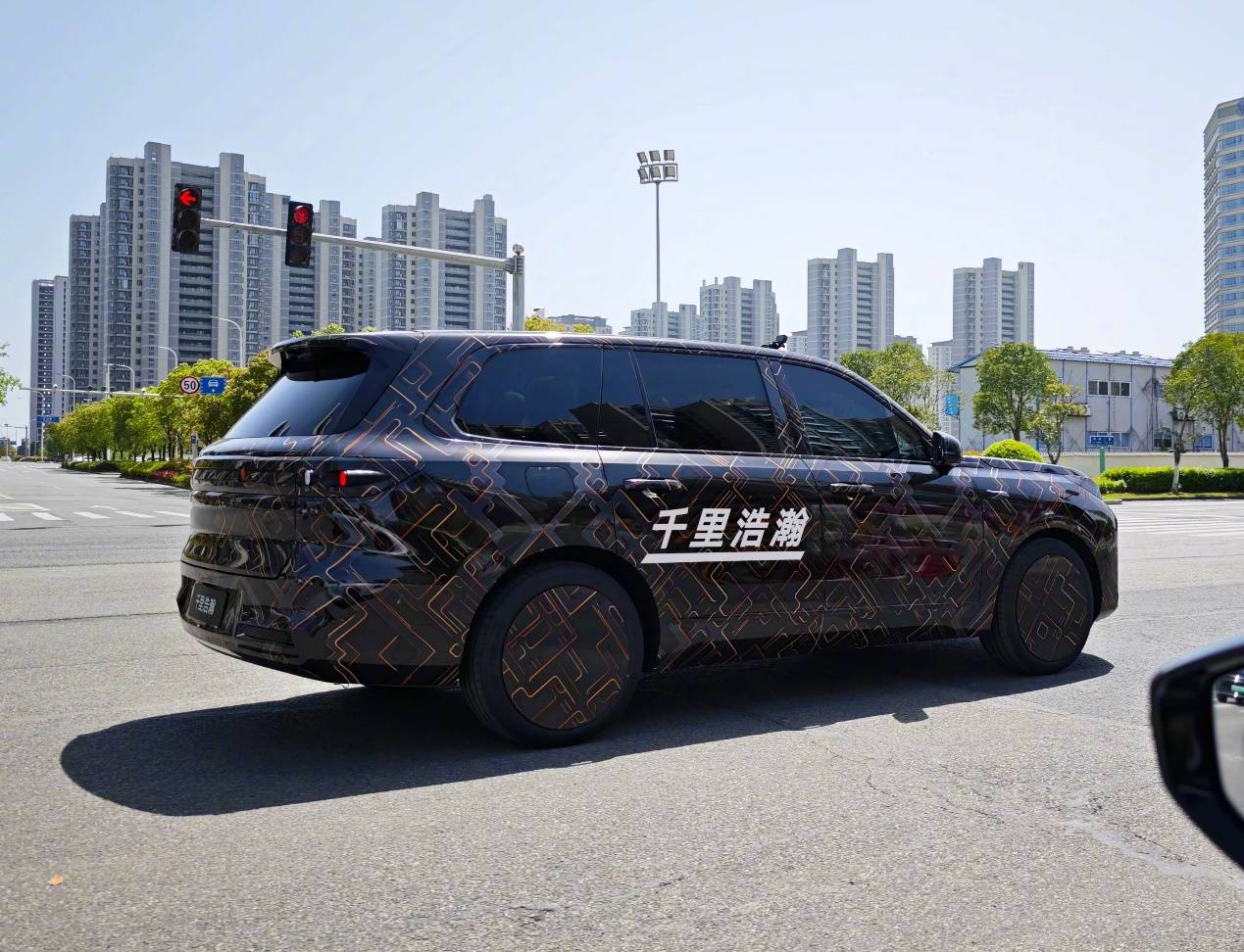 尺寸接近问界M9、理想L9 吉利银河星舰9谍照曝光