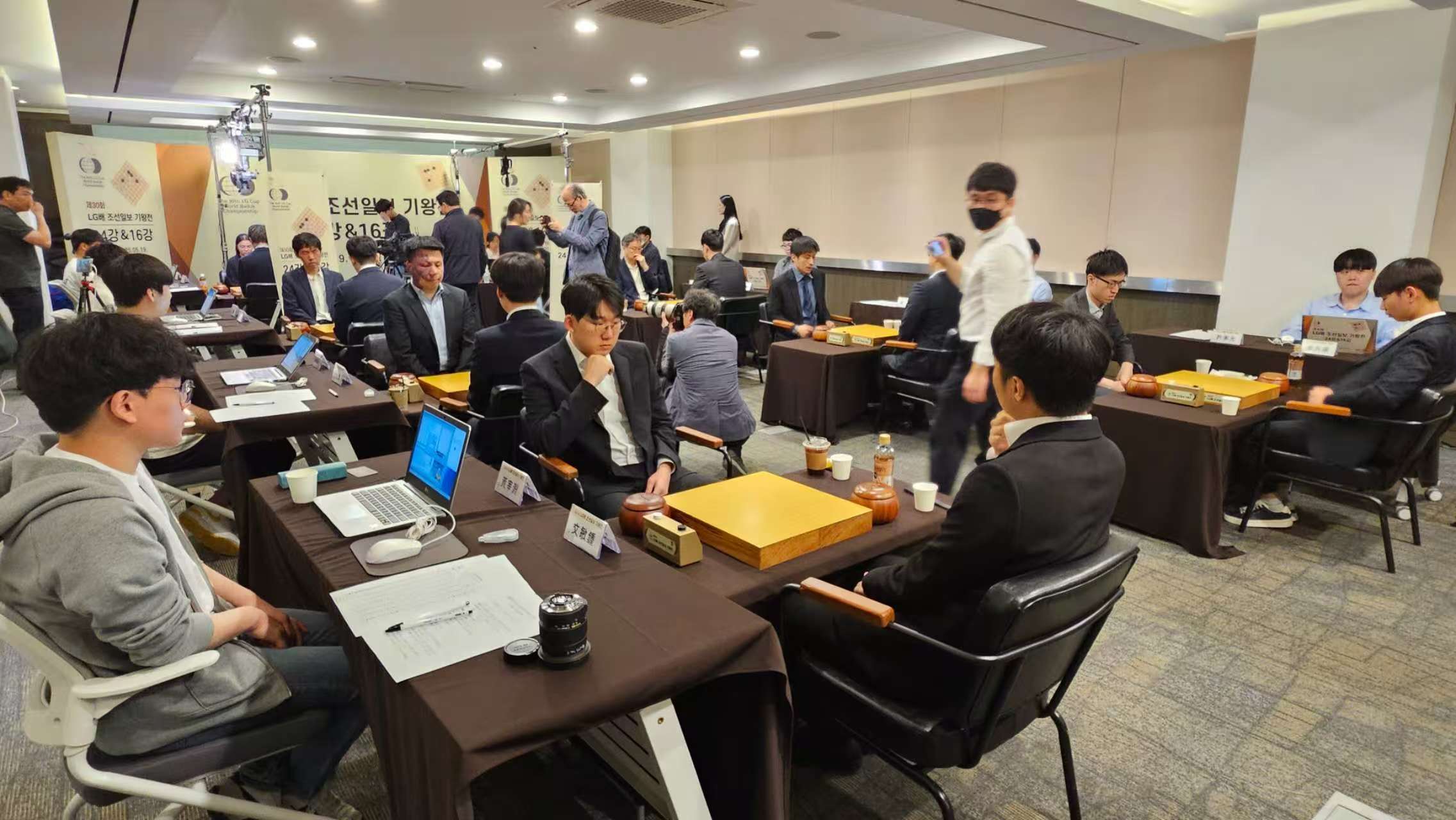 阿斯：阿隆索认可莫德里奇留队，后者接近续约薪水不是问题