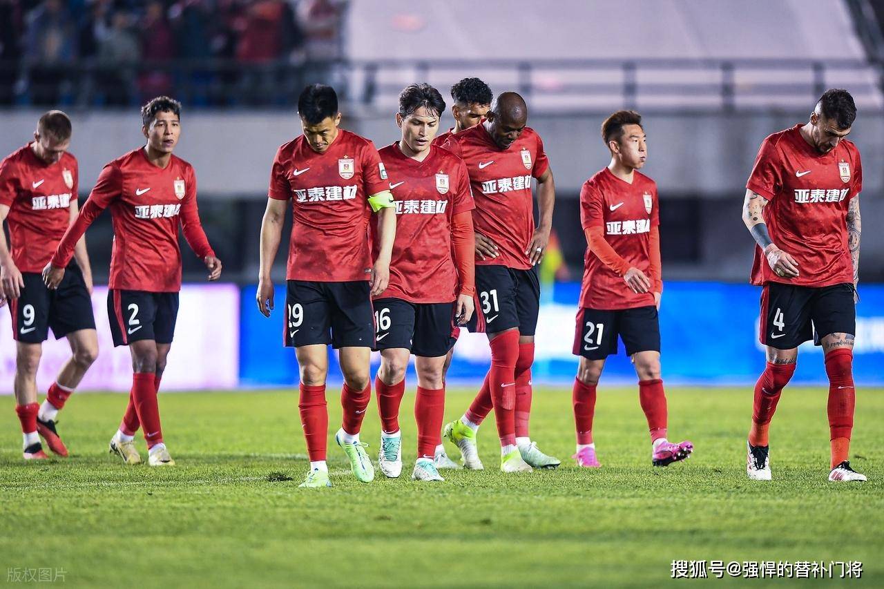 37岁老将谭龙6球难救主，长春亚泰5连败积分垫底