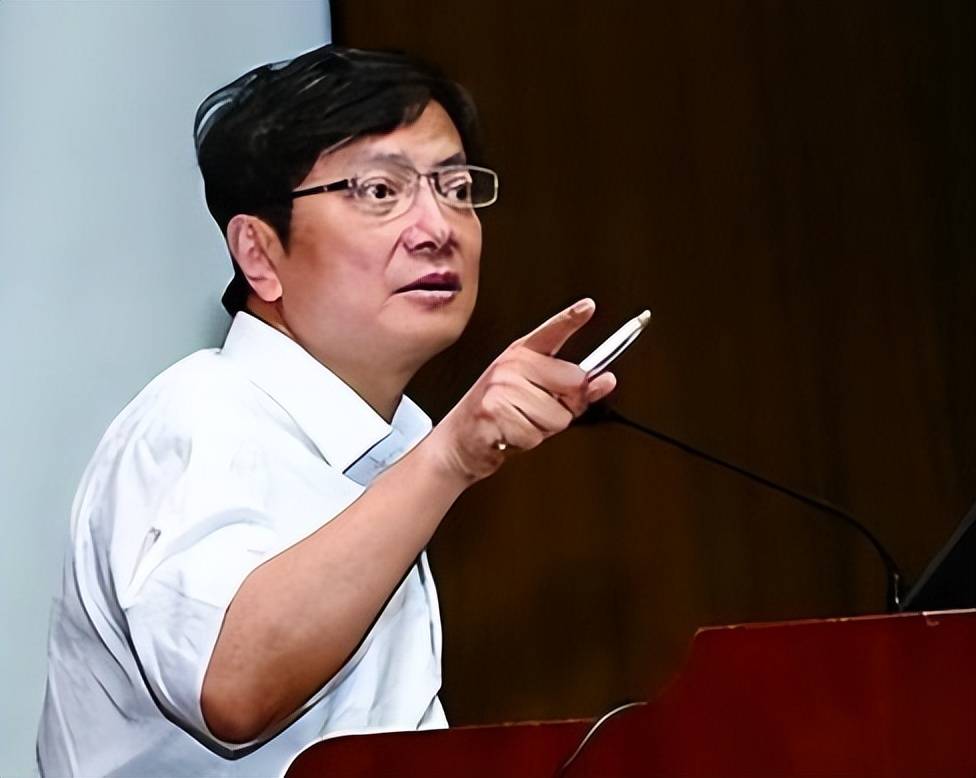 "最狂校长"郑强:特权也好,歪风邪气也罢,统统都给你治了!