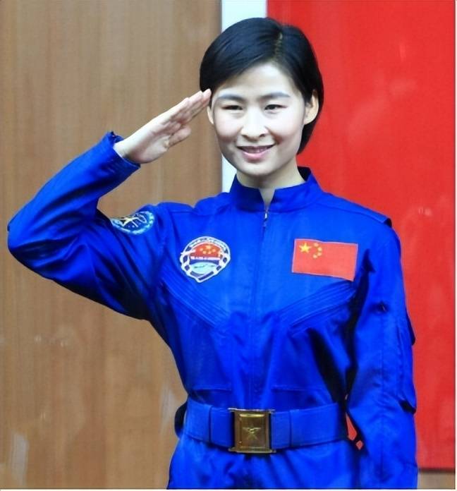 中国女航天员刘洋,婚后8年不生子,执行任务前为丈夫留2条遗言