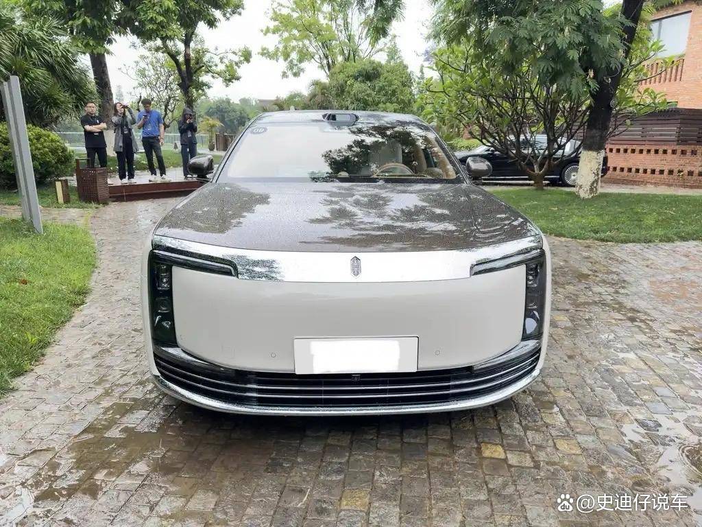 全新“迈巴界”即将上市！车长近5米5，三电机四驱，续航超700Km