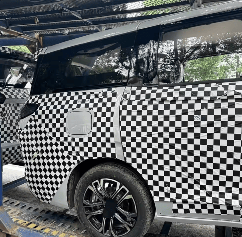 五菱银标全新 MPV 谍照曝光！采用侧滑门设计