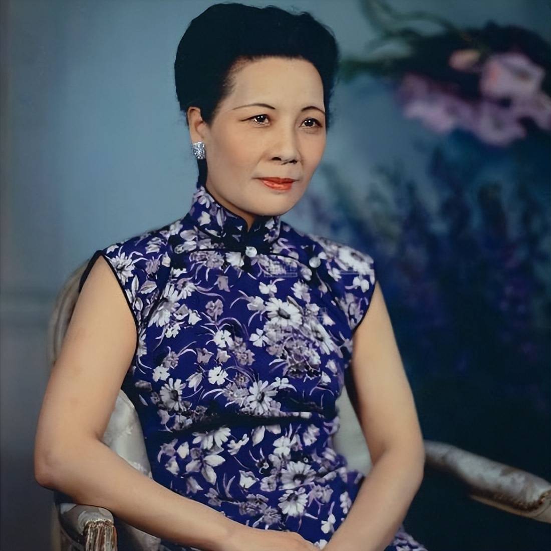 蒋介石情史有多丰富?四任妻子还金屋藏娇,宋美龄做法令人叫绝