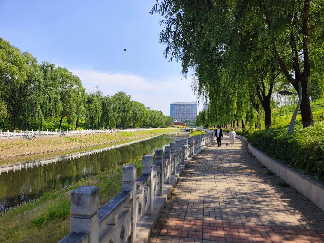 郑州兰河公园:一条玉带穿绿廊,透风,透光,清静,清凉