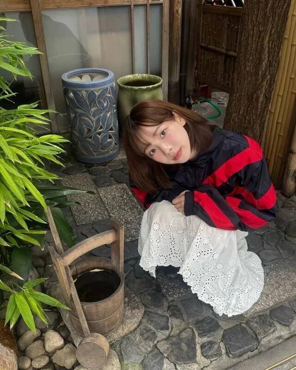 柳智敏穿红夹克登上韩网热搜,被指责站队韩国大选 插图6 柳智敏穿红夹克登上韩网热搜,被指责站队韩国大选 插图6