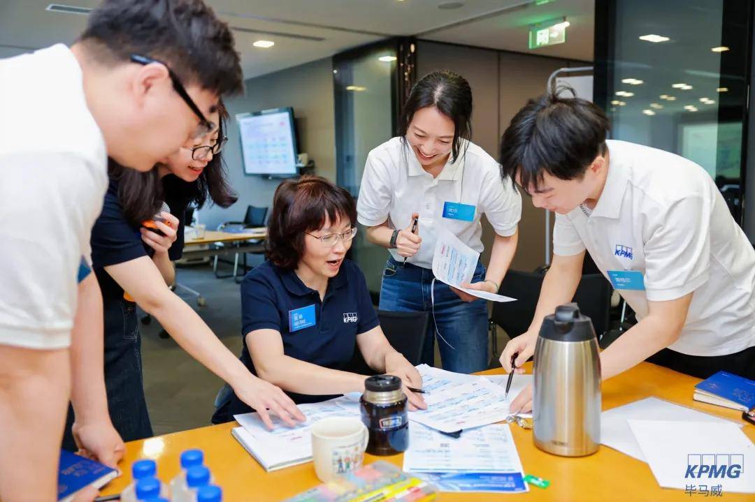 毕马威中国财务管理咨询服务主管合伙人沈怡,作为历届最受欢迎讲师之