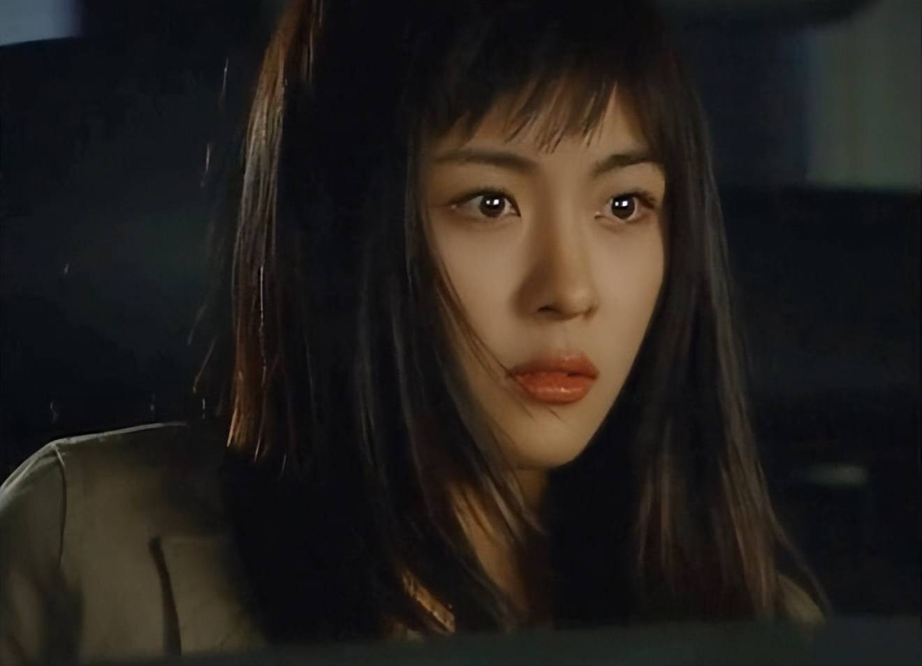 《色即是空》女主河智苑被偶遇,46岁状态太好了,身材棒又漂亮