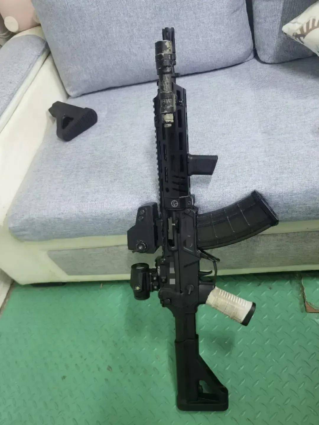 国产qbz191突击步枪"长戟"战术护木套件亮相,战术适应显著提升