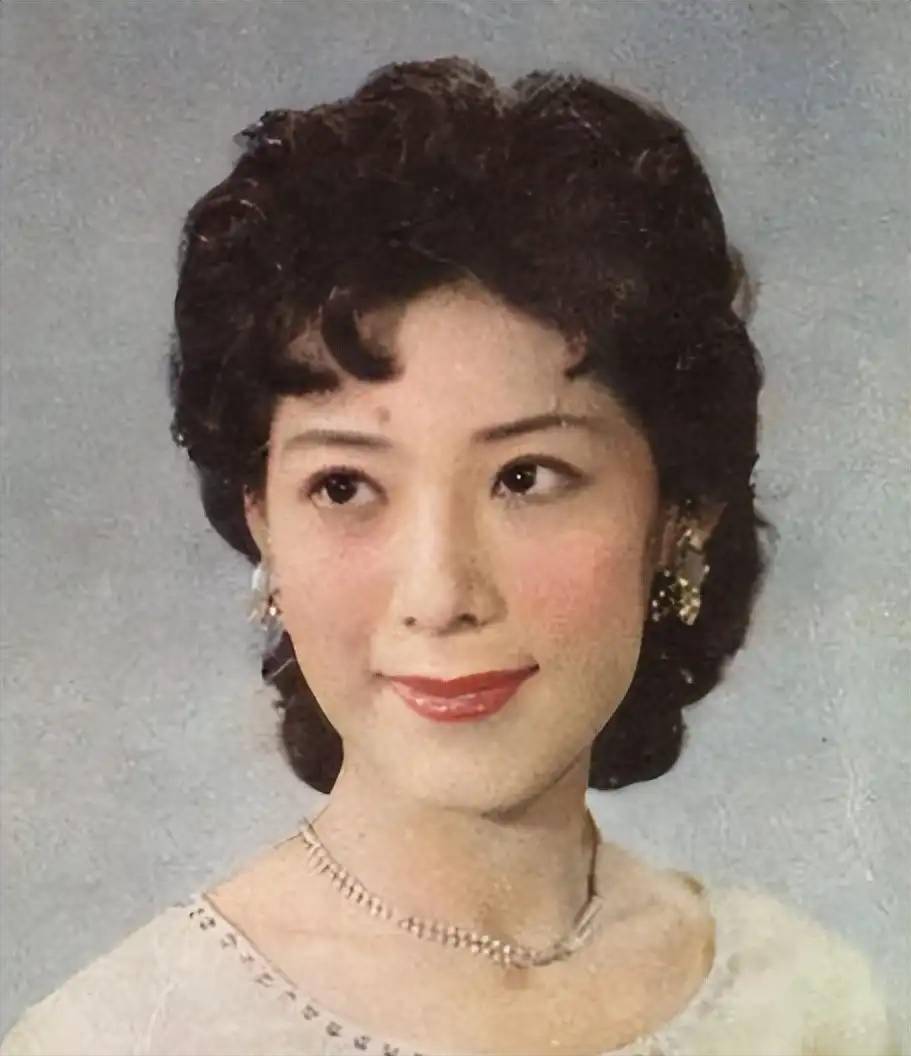 关牧村老师的身材也太好了,比莫文蔚的身材还好!