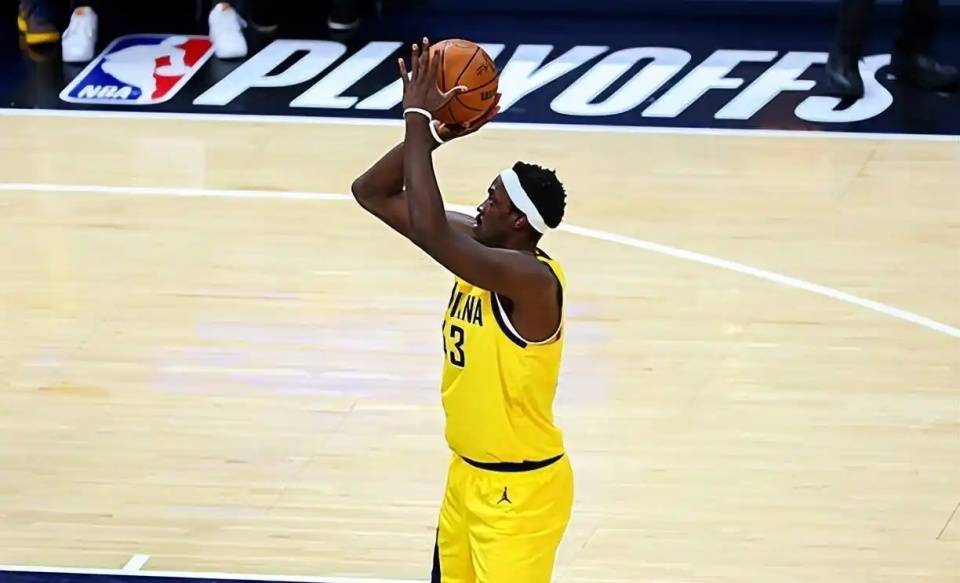 他是冠军前锋，19年总决赛打爆勇士格林！猛龙时期的小卡不是单核