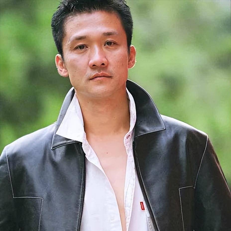 黄志忠做梦也没想到,自己抛弃的糟糠之妻,竟成了别人手中的宝