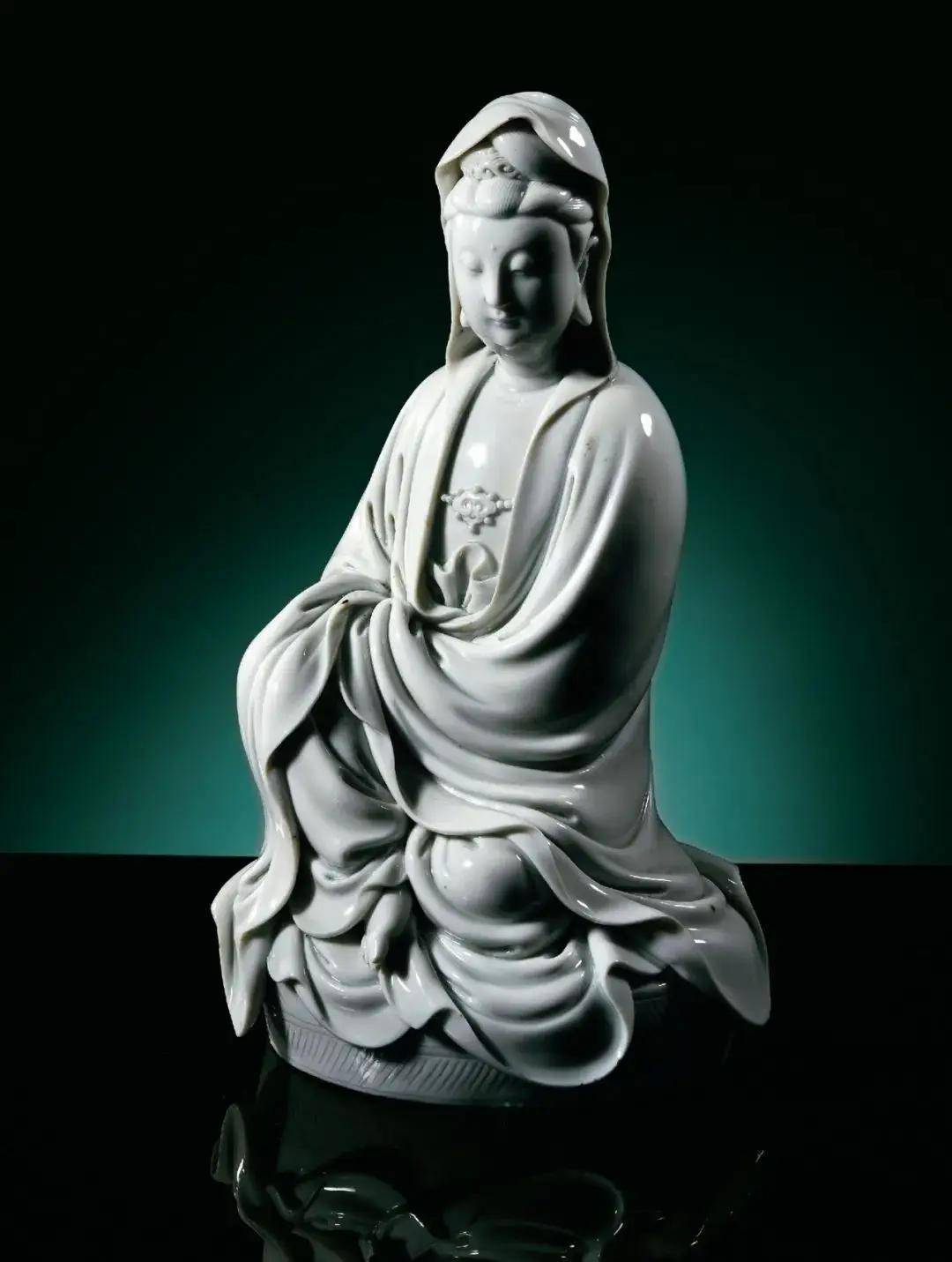 中国 徳化窯白磁 観音菩薩像 C 7889E - メルカリ